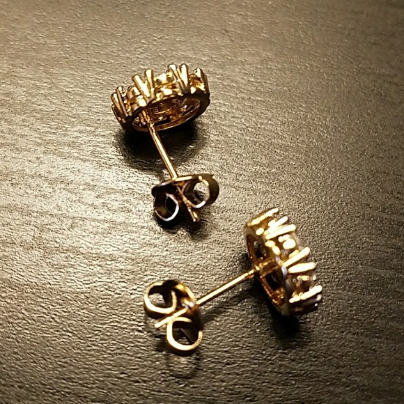 Stud Earrings w/ Swarovski Crystals - Picture 3 of 8